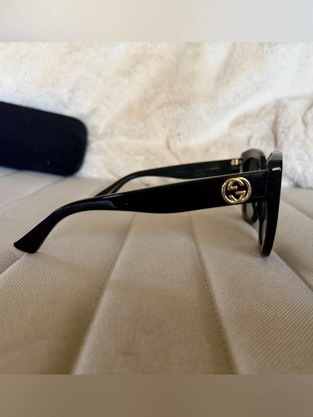 Gucci Sunglasses - black - GG0327S